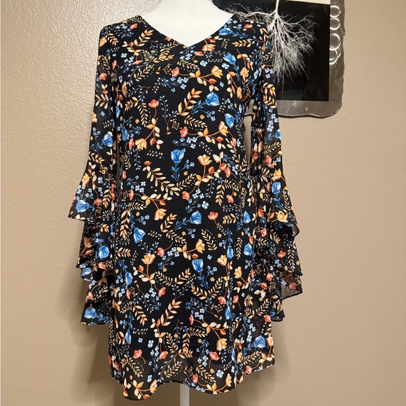 Kensie Dresses & Skirts - Feminine Floral Black Mini Dress